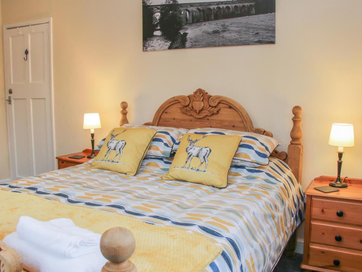 Belmont Bridge Villa Озуъстри Екстериор снимка